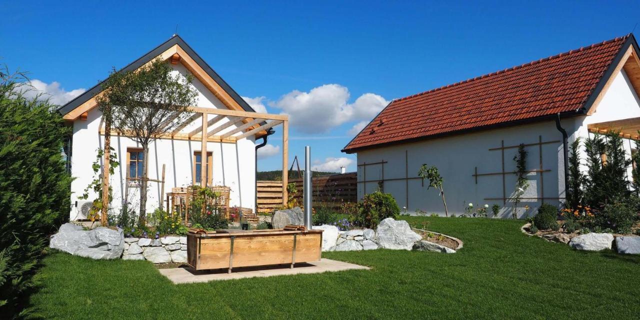 Kittenberger Chalets Am Gartensee Schiltern bei Langenlois Exterior foto